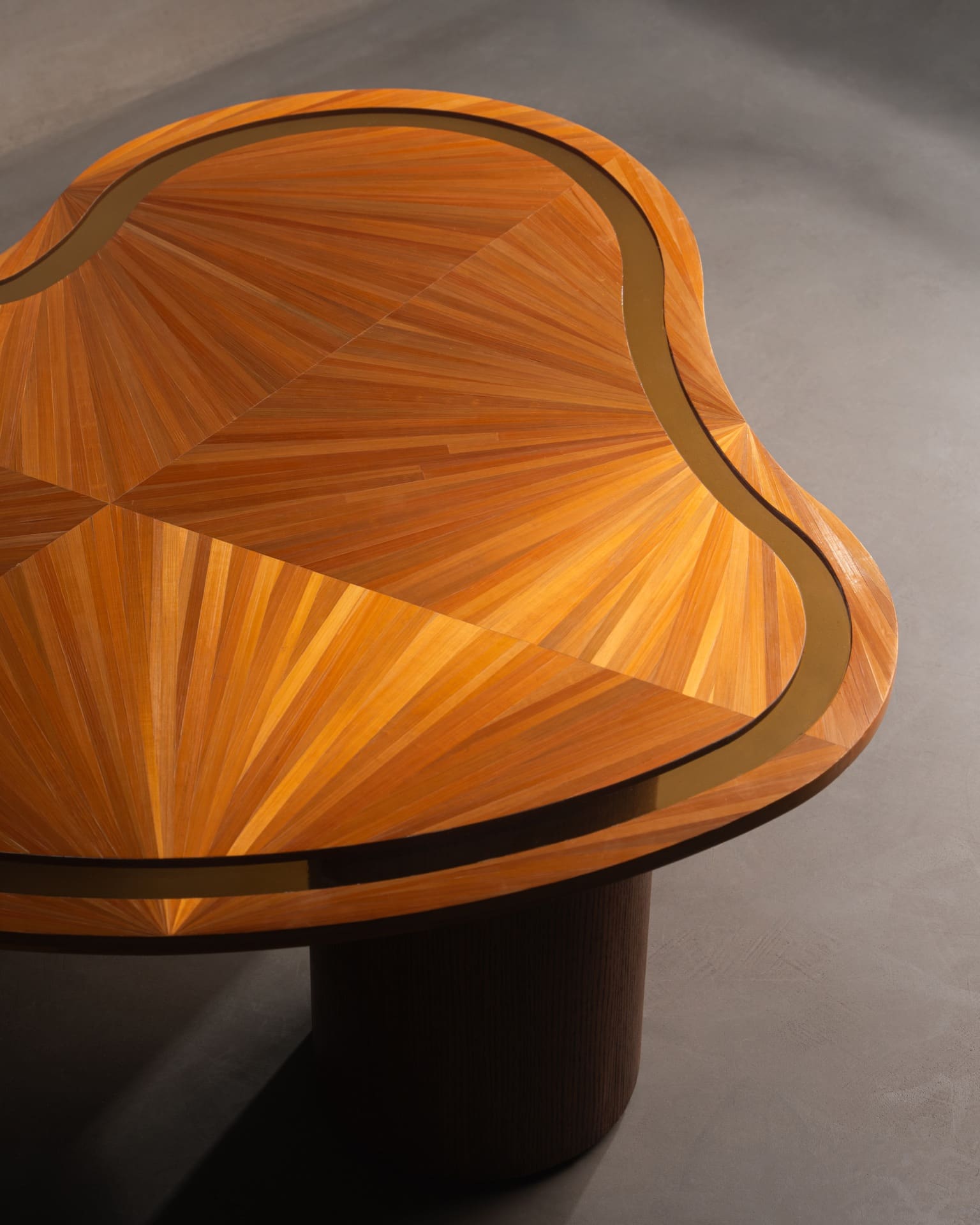 Relic Central Table — detail 2