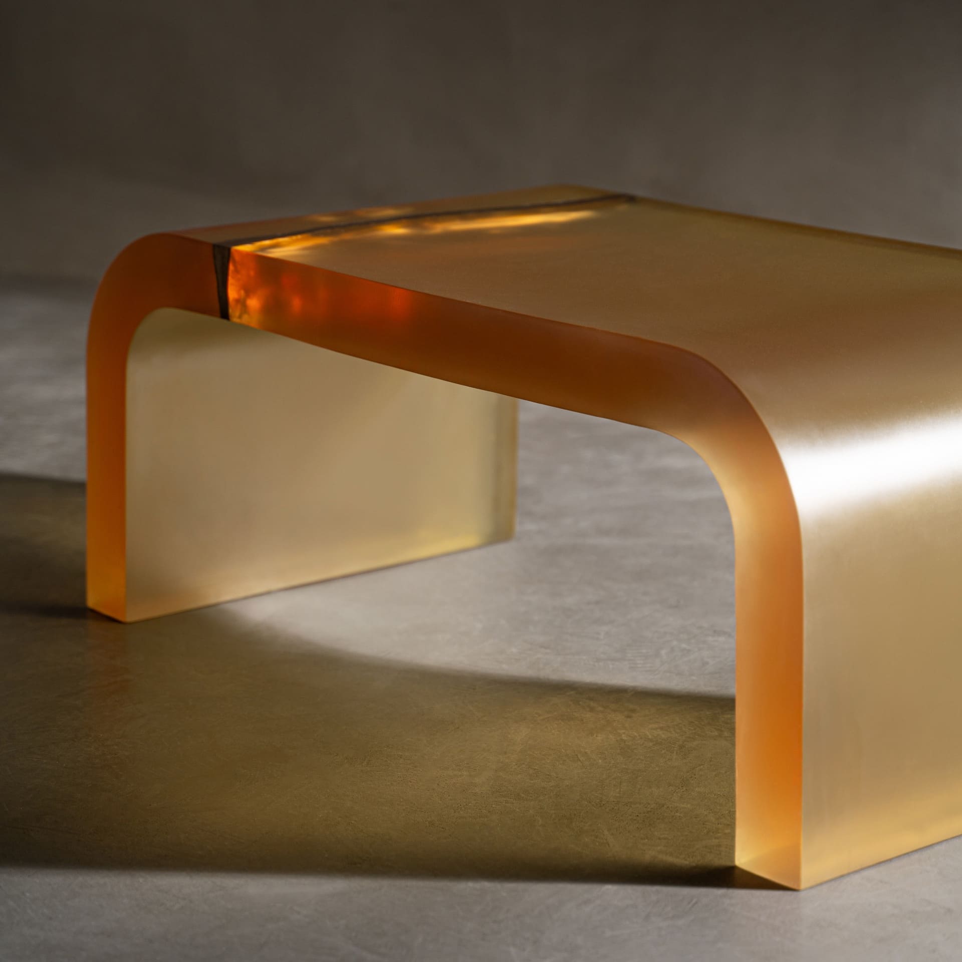 Venura Table — detail 2